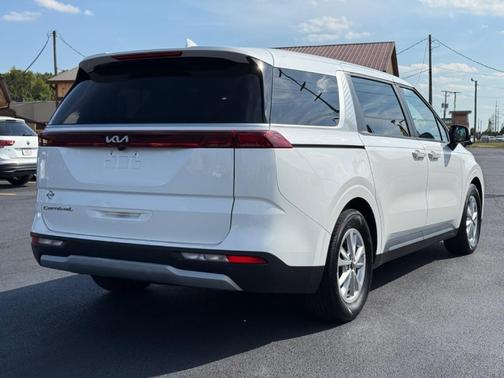 2022 Kia Carnival LX