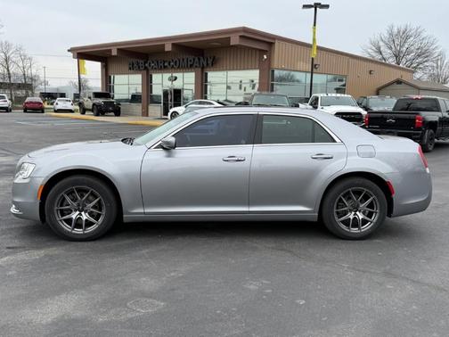 2017 Chrysler 300 Limited