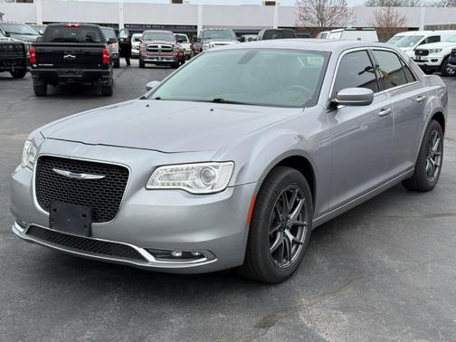 2017 Chrysler 300 Limited