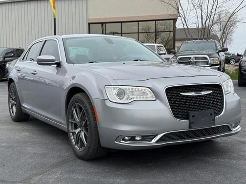 2017 Chrysler 300 Limited