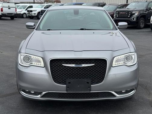 2017 Chrysler 300 Limited
