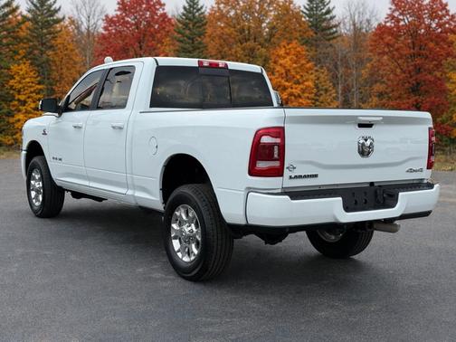 Bright White Clearcoat 2024 RAM 2500 Laramie Crew Cab 4x4 6'4' Box