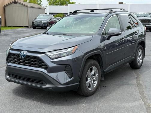2022 Toyota RAV4 Hybrid XLE