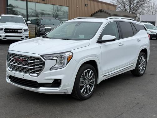2023 GMC Terrain Denali