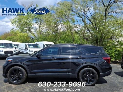 Black Metallic 2024 Ford Explorer ST-Line
