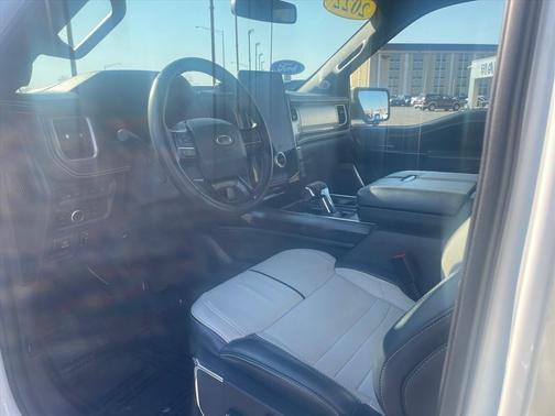 2022 Ford F-150 Lightning Platinum