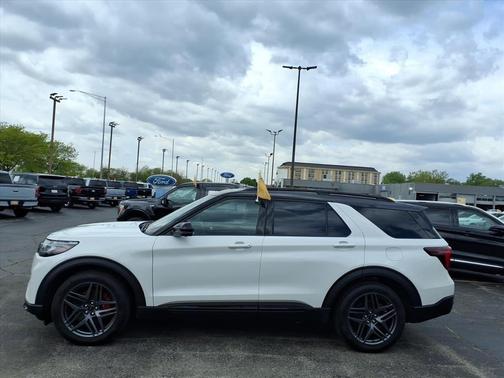 White Metallic 2025 Ford Explorer ST