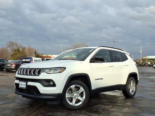 Bright White Clearcoat 2024 Jeep Compass Latitude