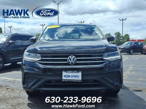 Deep Black Pearl Effect 2024 Volkswagen Tiguan 2.0T S