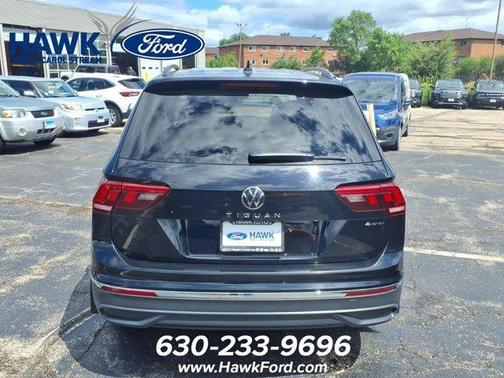 Deep Black Pearl Effect 2024 Volkswagen Tiguan 2.0T S