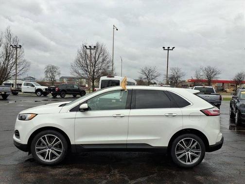 Star White 2022 Ford Edge Titanium