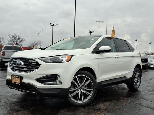 White Metallic 2022 Ford Edge Titanium