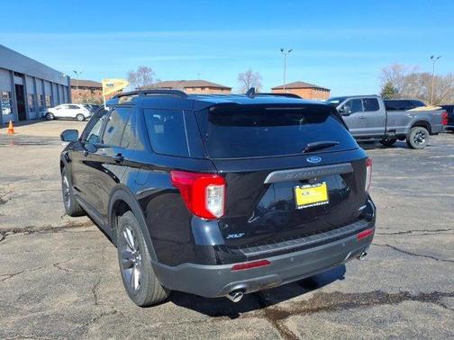 Black Metallic 2024 Ford Explorer XLT