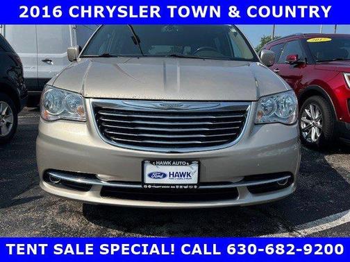 2016 Chrysler Town & Country Touring