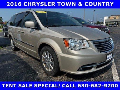 2016 Chrysler Town & Country Touring