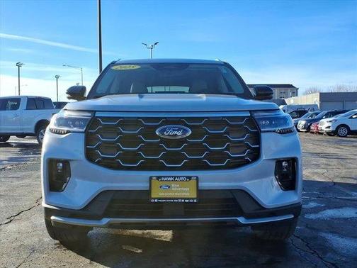 2025 Ford Explorer Platinum