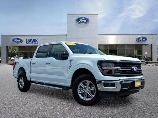 Oxford White 2025 Ford F-150 XLT
