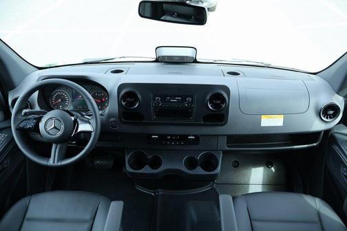 2025 Mercedes-Benz Sprinter 2500 Standard Roof