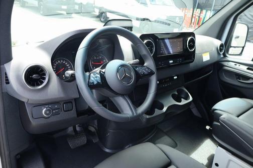 Arctic White 2026 Mercedes-Benz Sprinter 2500 Cargo 144 WB