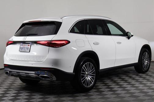 Polar White 2026 Mercedes-Benz GLC 300 Base