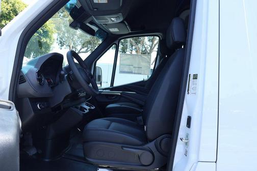 2025 Mercedes-Benz Sprinter 2500 High Roof