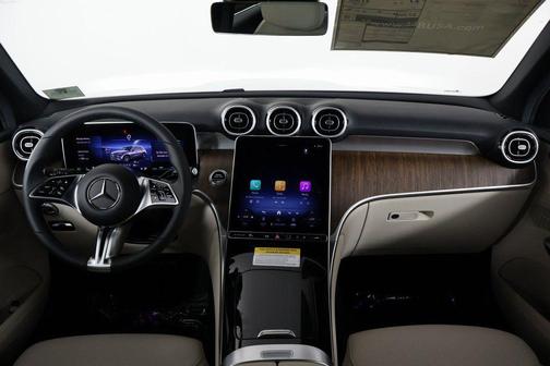 Polar White 2026 Mercedes-Benz GLC 300 Base