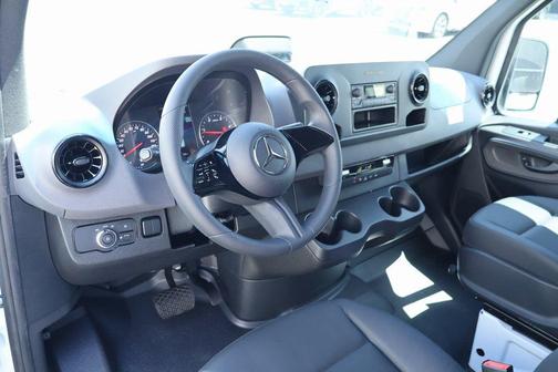2025 Mercedes-Benz Sprinter 2500 High Roof