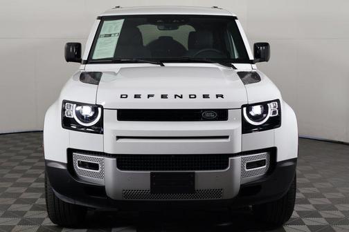 2025 Land Rover Defender 110 P300