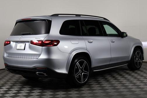 2026 Mercedes-Benz GLS 450 4MATIC