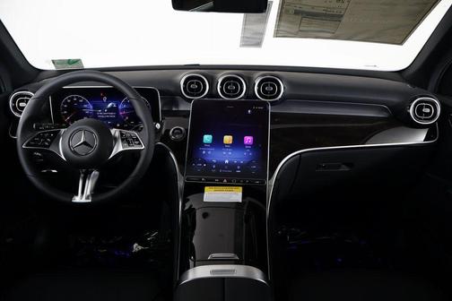 2026 Mercedes-Benz GLC 300 4MATIC