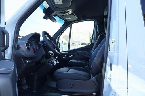 2026 Mercedes-Benz Sprinter 2500 Standard Roof