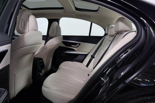 Obsidian Black Metallic 2026 Mercedes-Benz E-Class 4MATIC
