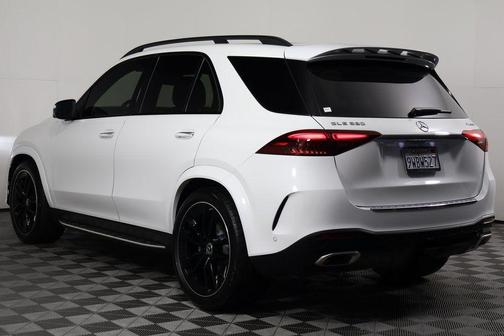 MANUFAKTUR Moonlight White Metallic 2026 Mercedes-Benz GLE 580 4MATIC
