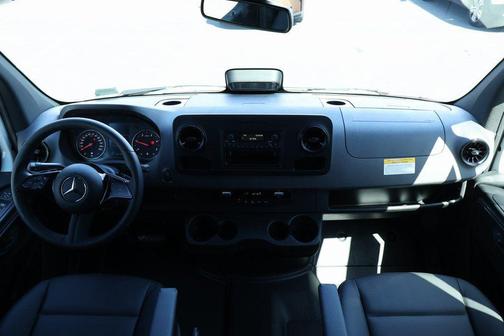 2025 Mercedes-Benz Sprinter 2500 Standard Roof