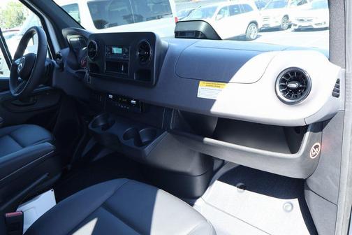 2025 Mercedes-Benz Sprinter 2500 Standard Roof