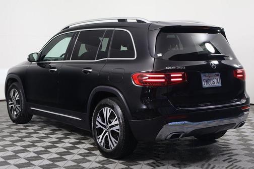 Night Black 2024 Mercedes-Benz GLB 250 4MATIC