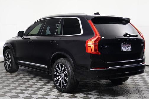 2025 Volvo XC90 B6 Plus 7-Seater