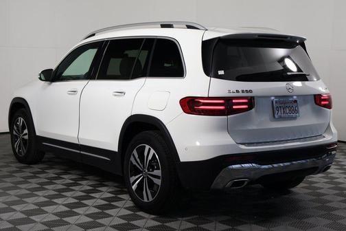 2025 Mercedes-Benz GLB 250 4MATIC