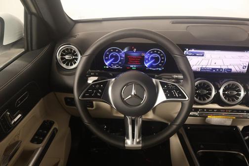 2024 Mercedes-Benz EQB 300
