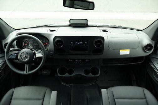 2025 Mercedes-Benz Sprinter 2500 Standard Roof
