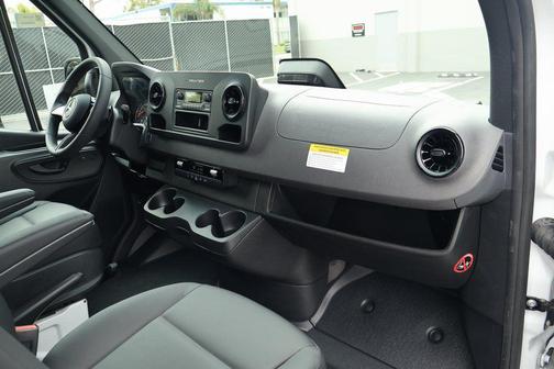 2025 Mercedes-Benz Sprinter 2500 Standard Roof