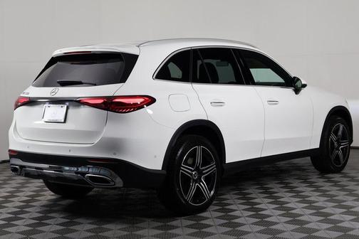 2026 Mercedes-Benz GLC 300 Base