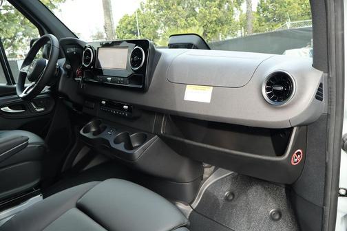 2026 Mercedes-Benz Sprinter 2500 Standard Roof