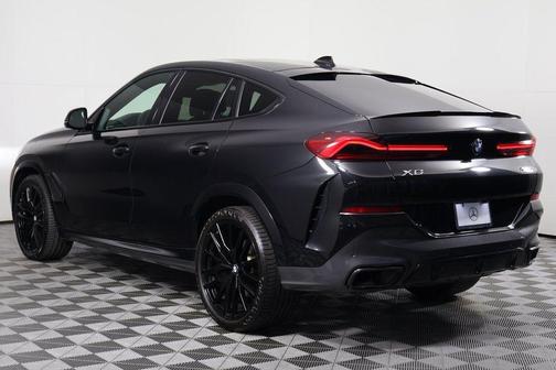 Black Sapphire Metallic 2022 BMW X6 xDrive40i