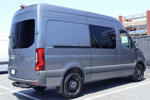 2025 Mercedes-Benz Sprinter 2500 Standard Roof
