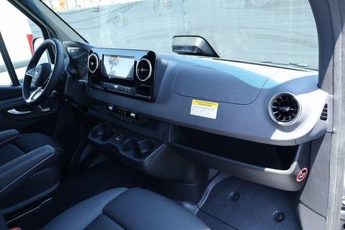 2025 Mercedes-Benz Sprinter 2500 Standard Roof