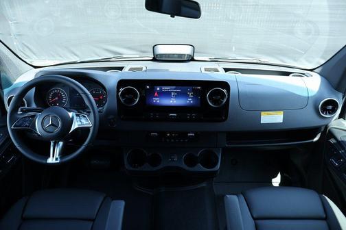 2025 Mercedes-Benz Sprinter 2500 Standard Roof