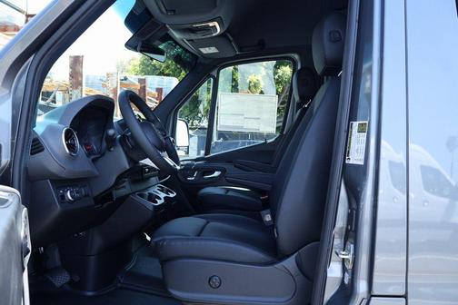 2025 Mercedes-Benz Sprinter 2500 Standard Roof