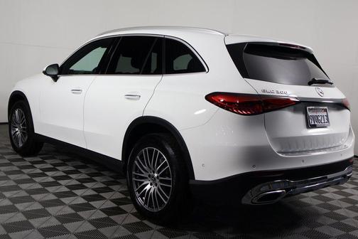 Polar White 2026 Mercedes-Benz GLC 300 Base