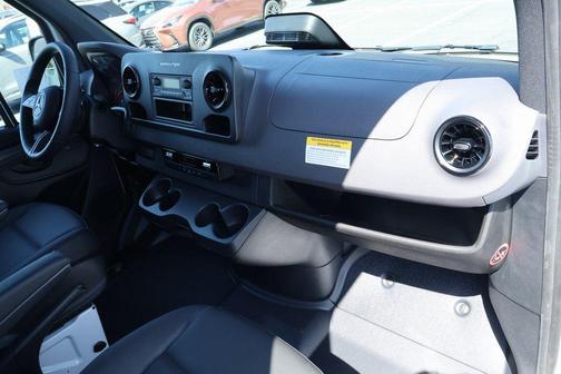 2025 Mercedes-Benz Sprinter 2500 Standard Roof